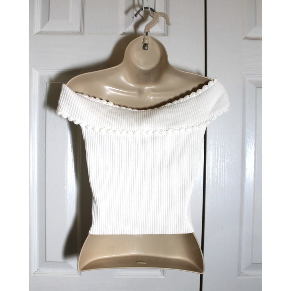 Sandro White Rib Knit Off the Shoulder Crop Top w/ Gold Buttons sz 2 (M) - Picture 3 of 4
